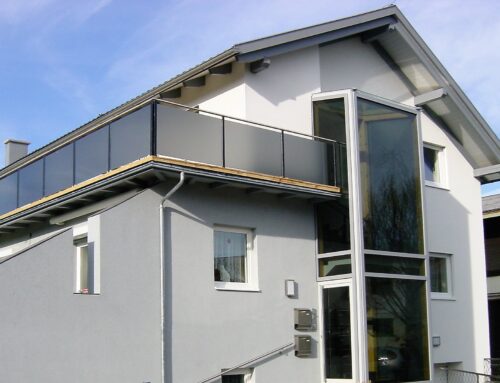 Glasbalkon mit satiniertem Glas für Privathaus