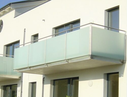 Glasbalkon Wohnbau